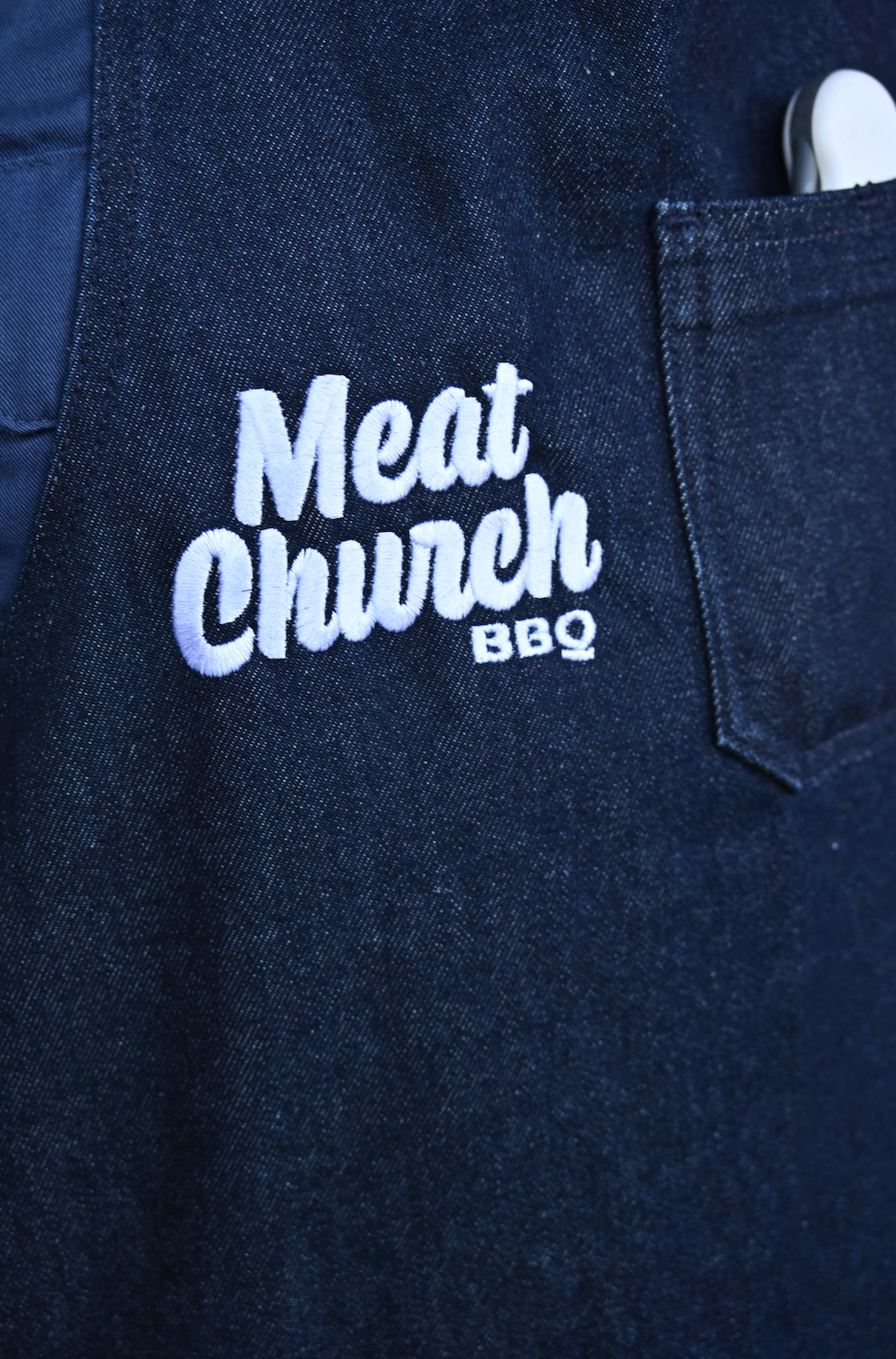 hedley-and-bennett-meat-church-apron-navy-j4 Screenshot_2024-07-03_at_2.52.19_PM.png