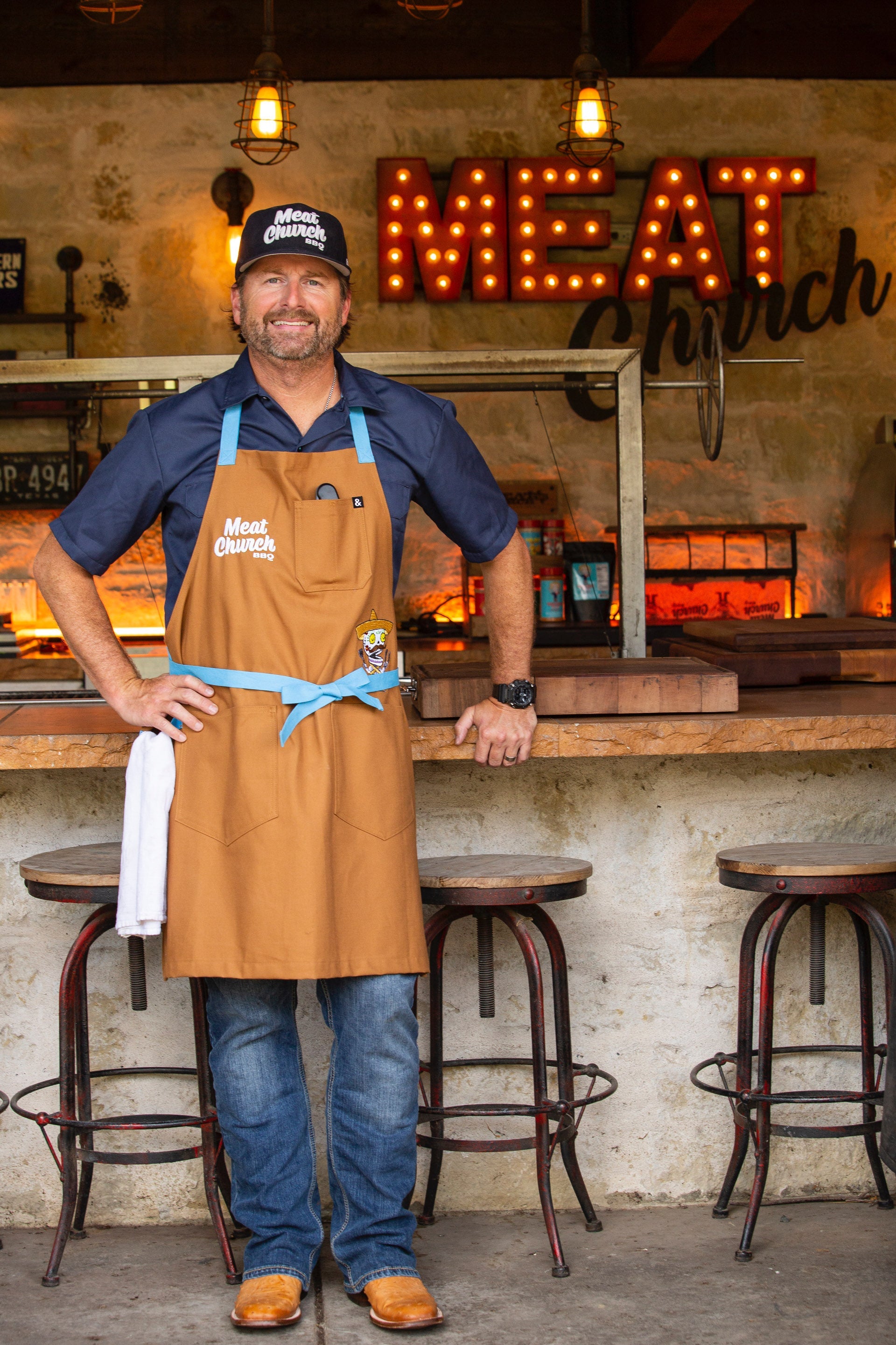 hedley-and-bennett-meat-church-apron-duck-tan-h1 image_912805a7-8b3f-48b2-8698-64cb1afdc18a.jpg